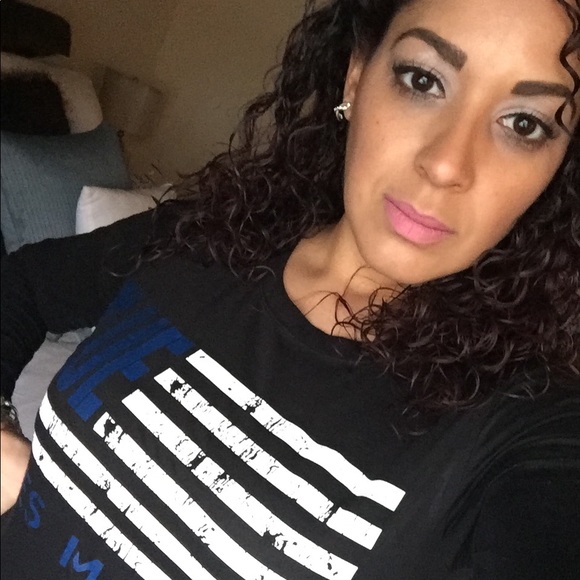 Meet your Posher, Raquel 💋 - Picture 1 of 2